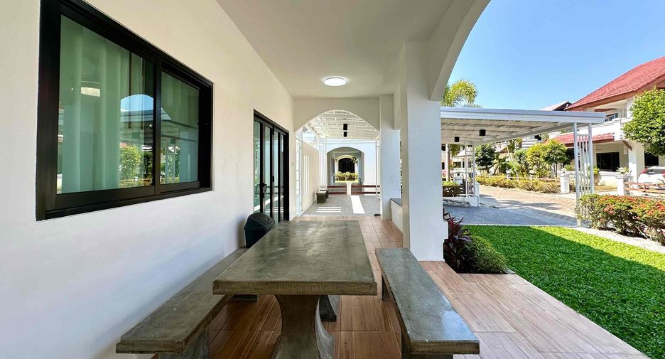 Casa en alquiler y en venta de 3 habitaciones en Sattahip, Chonburi