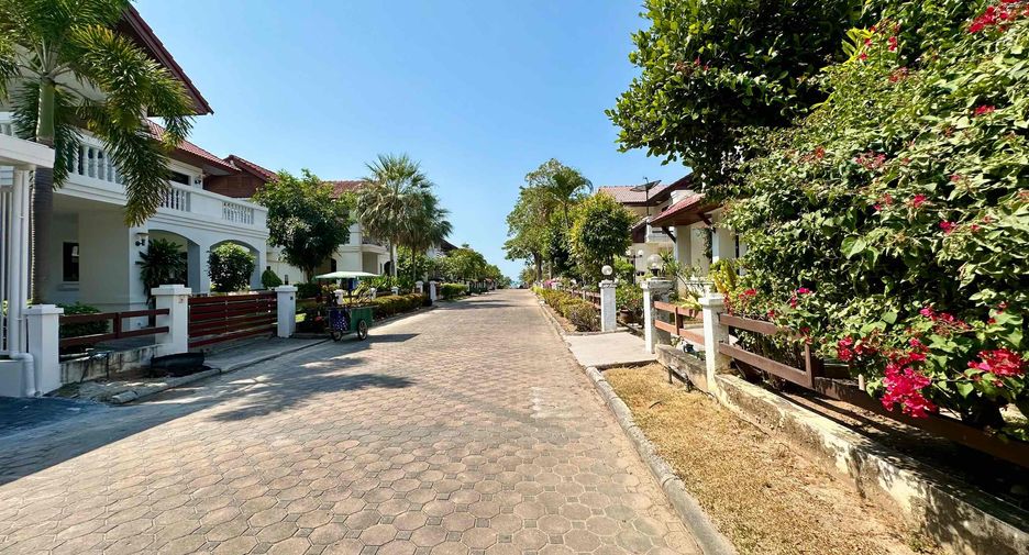 Casa en alquiler y en venta de 3 habitaciones en Sattahip, Chonburi