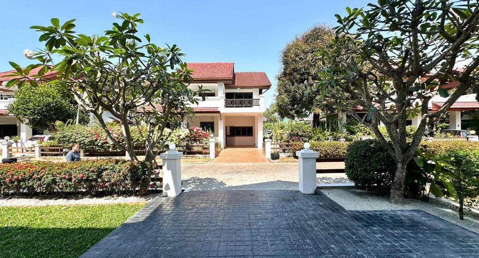 Casa en alquiler y en venta de 3 habitaciones en Sattahip, Chonburi