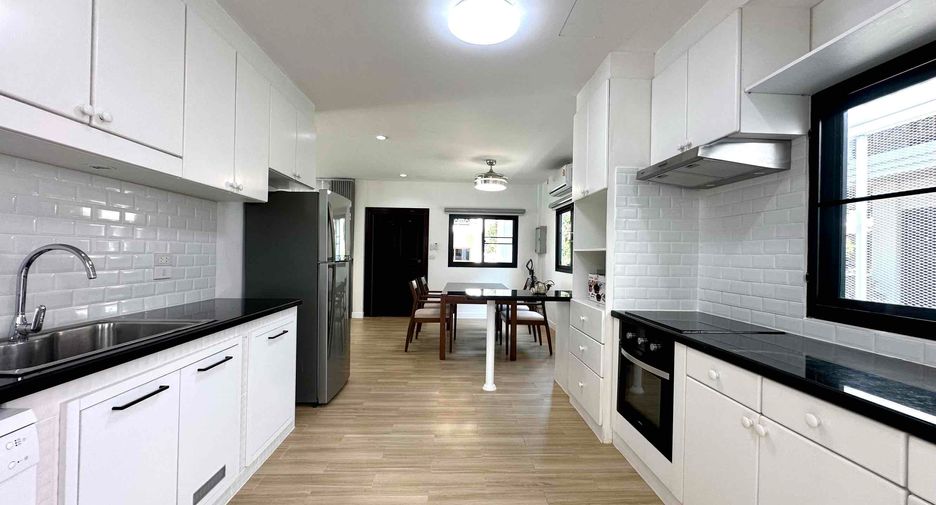 Casa en alquiler y en venta de 3 habitaciones en Sattahip, Chonburi