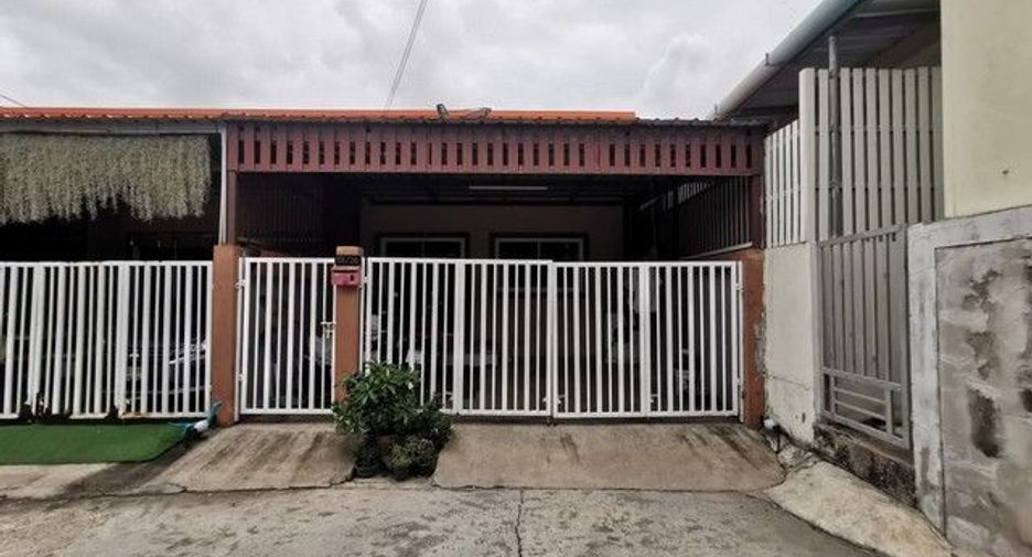 Reihenhaus zum Kauf mit 1 Zimmer in Tha Takiap, Chachoengsao