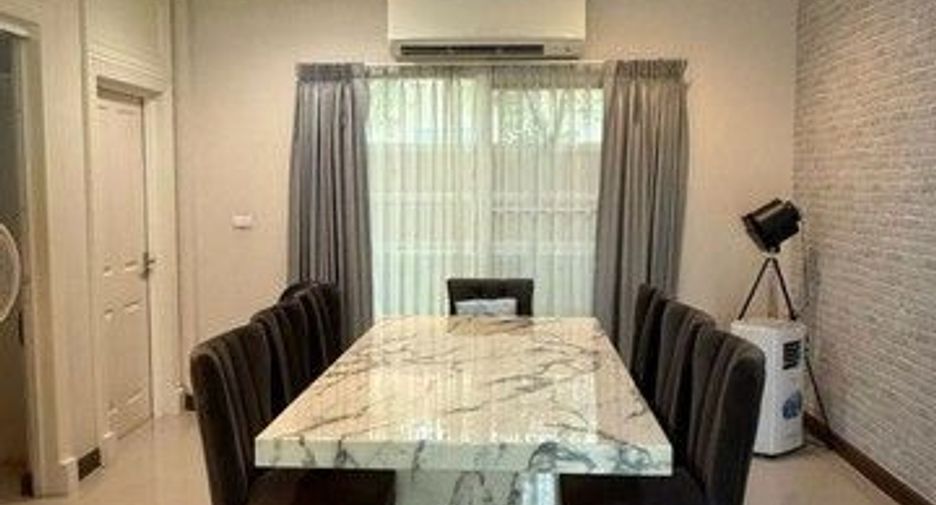 Casa en alquiler de 4 habitaciones en Bang Khae, Bangkok