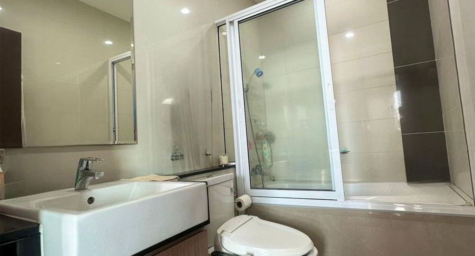 À louer et à vendre 1 chambre condo à Si Racha, Chonburi