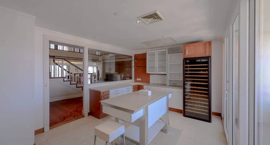 ขาย 4 ห้องนอน คอนโด ใน คลองเตย, กรุงเทพฯ