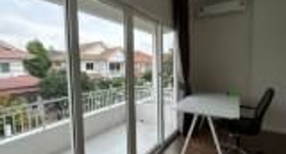 Haus zur Miete mit 3 Zimmer in Lat Krabang, Bangkok