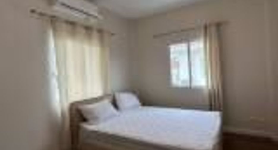 Haus zur Miete mit 3 Zimmer in Lat Krabang, Bangkok