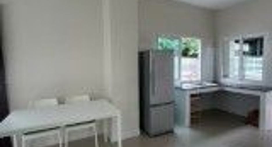 Haus zur Miete mit 3 Zimmer in Lat Krabang, Bangkok