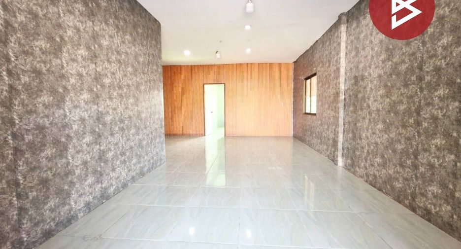 出售 4 卧室 独立屋 在 Phanat Nikhom, Chon Buri