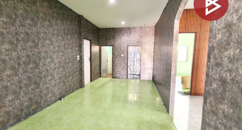 出售 4 卧室 独立屋 在 Phanat Nikhom, Chon Buri
