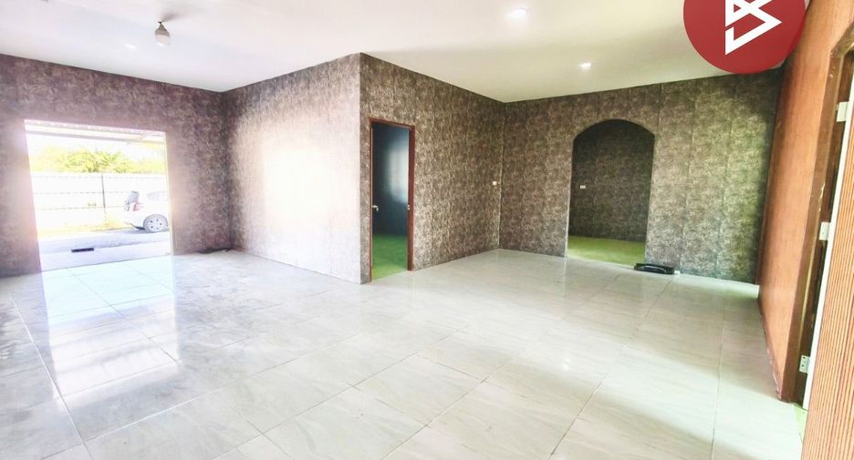 出售 4 卧室 独立屋 在 Phanat Nikhom, Chon Buri