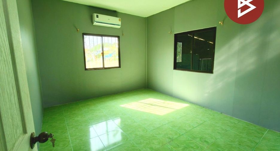 出售 4 卧室 独立屋 在 Phanat Nikhom, Chon Buri