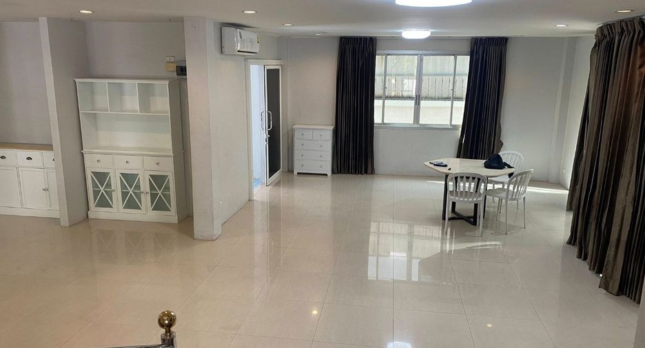 Haus zur Miete mit 3 Zimmer in Suan Luang, Bangkok