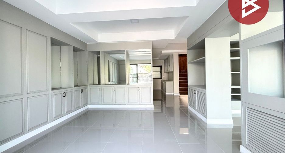 For sale 5 bedrooms house in Lam Luk Ka, Pathum Thani