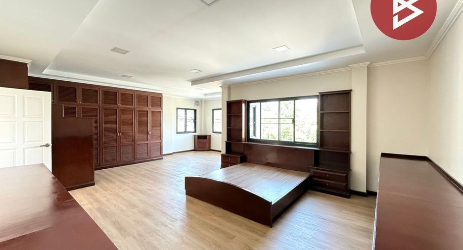 For sale 5 bedrooms house in Lam Luk Ka, Pathum Thani