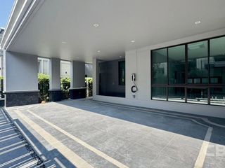 For sale 5 bedrooms house in Suan Luang, Bangkok