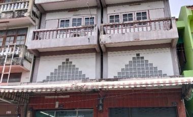 Local comercial en venta de 3 habitaciones en Nong Khaem, Bangkok
