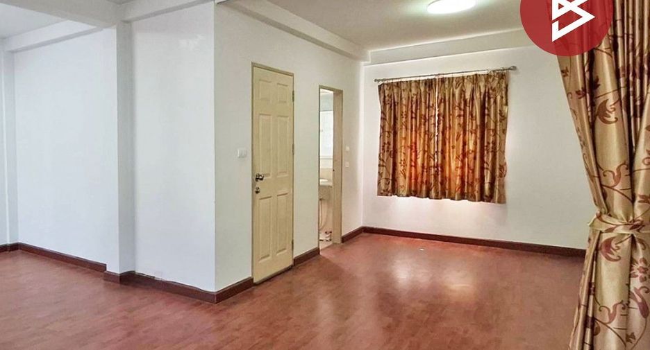 For sale 3 bedrooms townhouse in Don Mueang, Bangkok