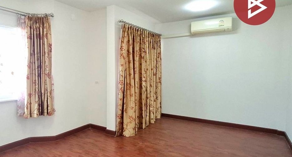 For sale 3 bedrooms townhouse in Don Mueang, Bangkok