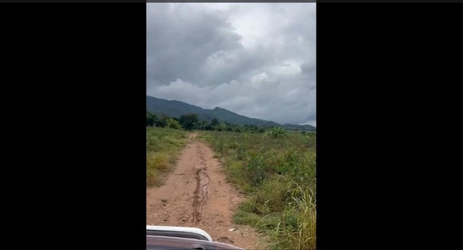 出售 土地 在 Mueang Lampang, Lampang