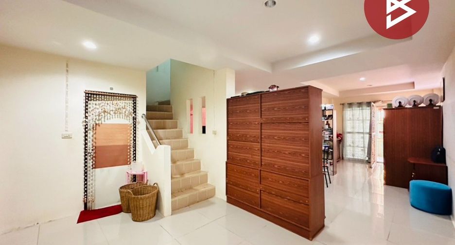 For sale 3 bedrooms townhouse in Mueang Nakhon Pathom, Nakhon Pathom