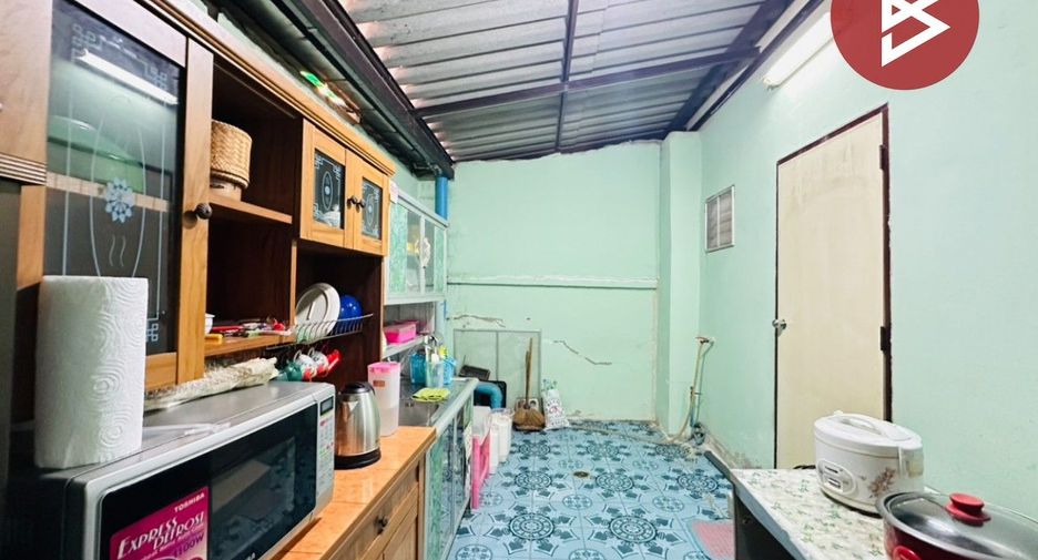 For sale 3 bedrooms townhouse in Mueang Nakhon Pathom, Nakhon Pathom