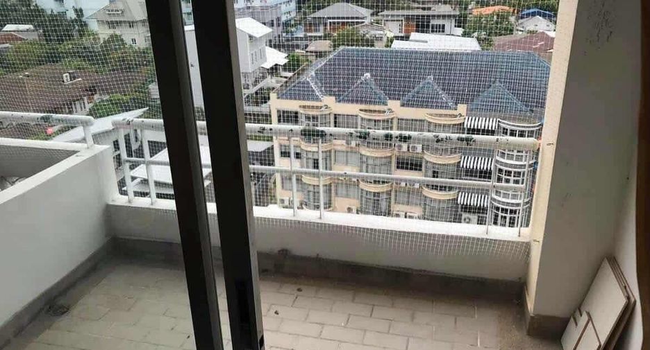 For sale 2 bedrooms condo in Huai Khwang, Bangkok