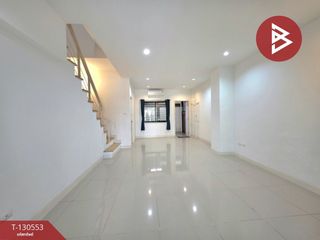 出售 2 卧室 联排别墅 在 Si Racha, Chon Buri