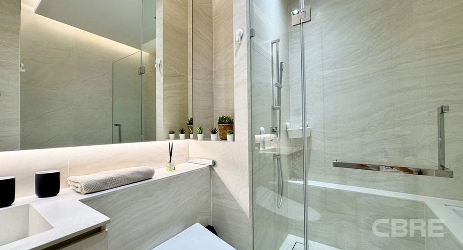 For sale 2 bedrooms condo in Khlong Toei, Bangkok