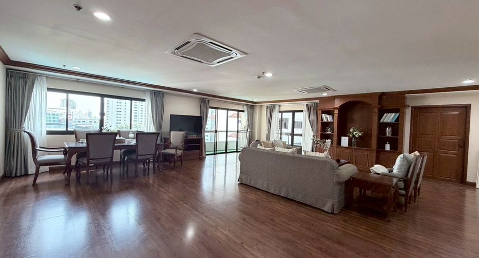 For rent 3 bedrooms condo in Watthana, Bangkok