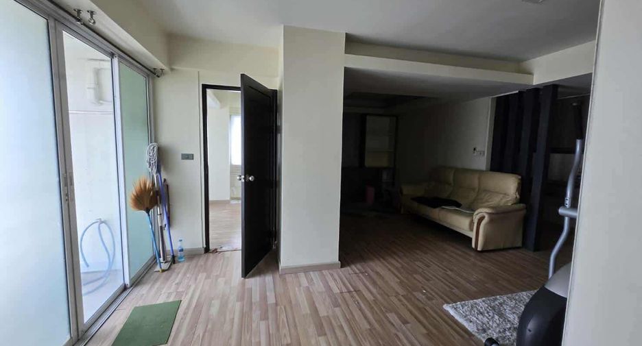For sale 2 bedrooms condo in Lat Phrao, Bangkok