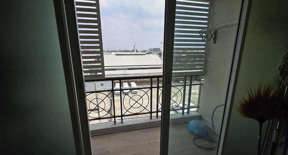 For sale 2 bedrooms condo in Lat Phrao, Bangkok