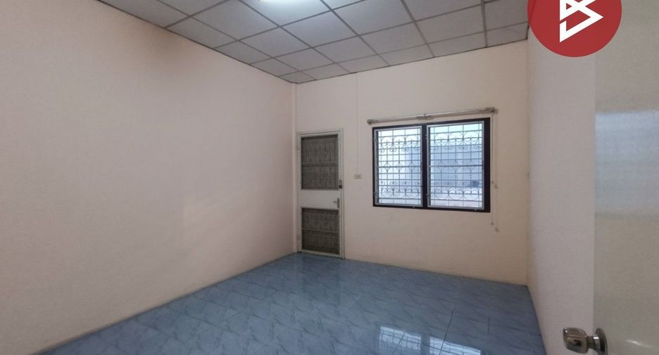 Casa adosada en venta de estudio en Mueang Nakhon Pathom, Nakhon Pathom