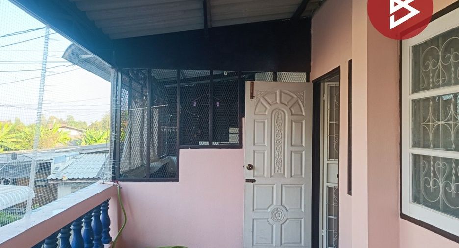 Casa adosada en venta de estudio en Mueang Nakhon Pathom, Nakhon Pathom