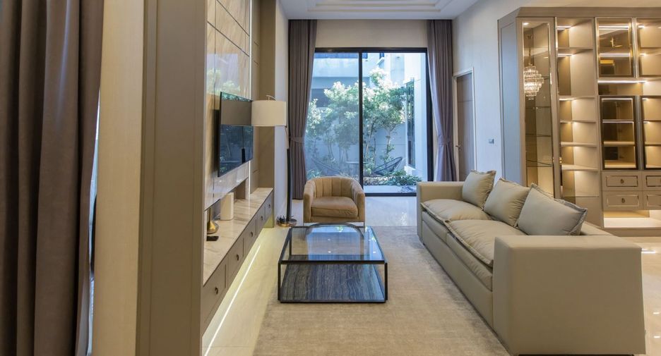 For rent 4 bedrooms house in Lat Phrao, Bangkok