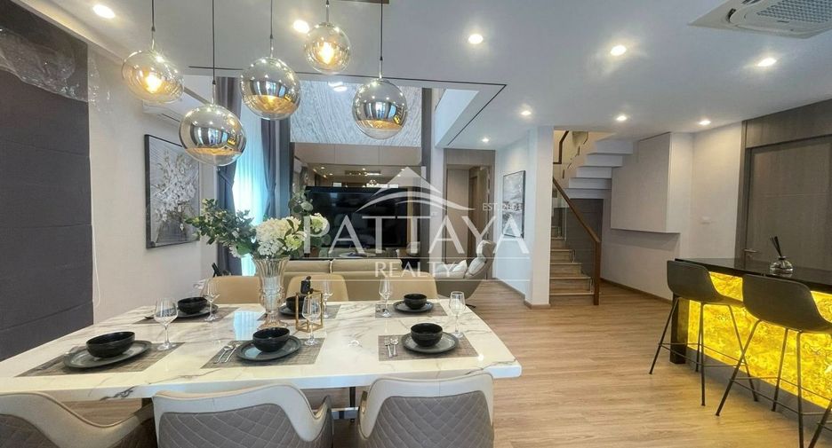 Villa en venta de 4 habitaciones en Bang Lamung, Chonburi