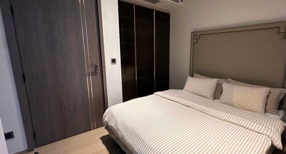 For rent 2 bedrooms condo in Pathum Wan, Bangkok