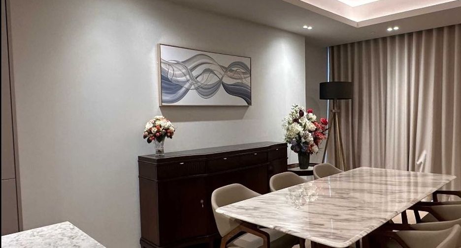 For rent 2 bedrooms condo in Pathum Wan, Bangkok