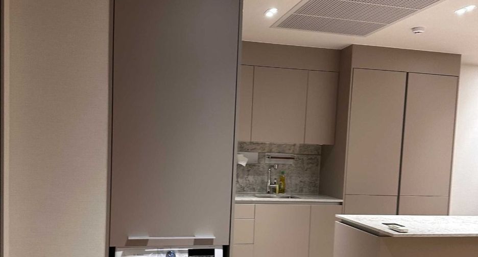 For rent 2 bedrooms condo in Pathum Wan, Bangkok