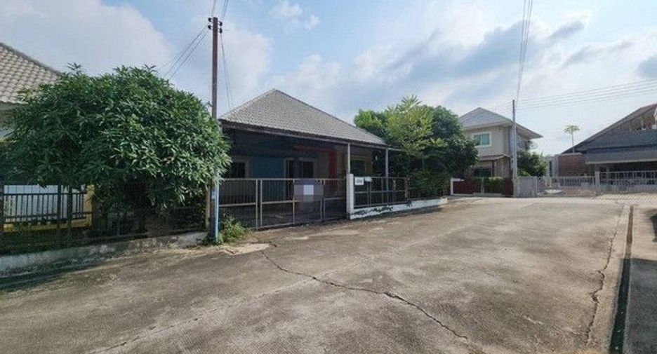 Haus zum Kauf mit 1 Zimmer in Ban Bueng, Chonburi