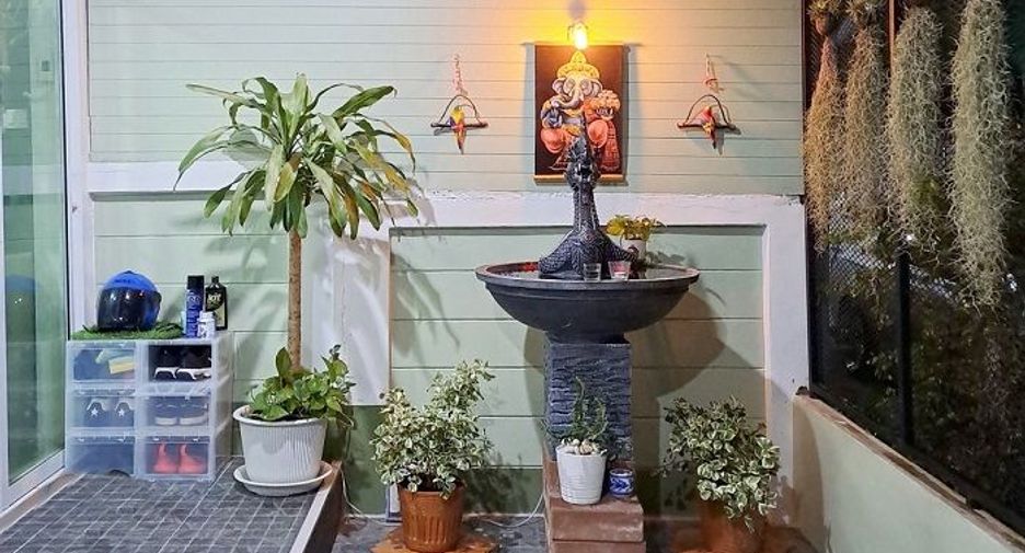 Reihenhaus zum Kauf mit 2 Zimmer in Nong Khaem, Bangkok