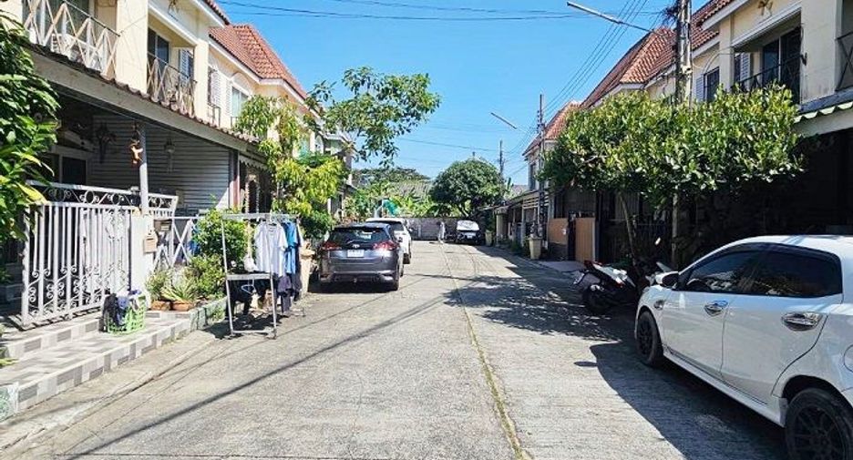 Reihenhaus zum Kauf mit 2 Zimmer in Nong Khaem, Bangkok