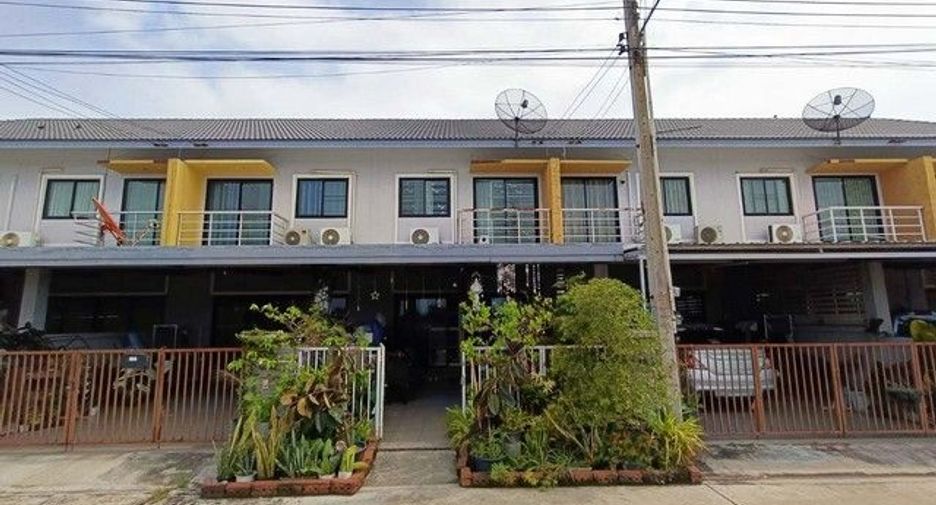 Reihenhaus zum Kauf mit 1 Zimmer in Ban Bueng, Chonburi