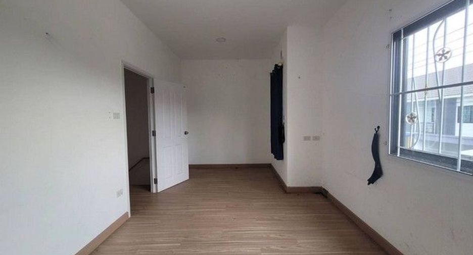 For sale 3 bedrooms townhouse in Tha Takiap, Chachoengsao