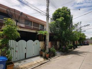 For sale 1 bed townhouse in Tha Takiap, Chachoengsao