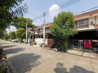 For sale 1 bed townhouse in Tha Takiap, Chachoengsao