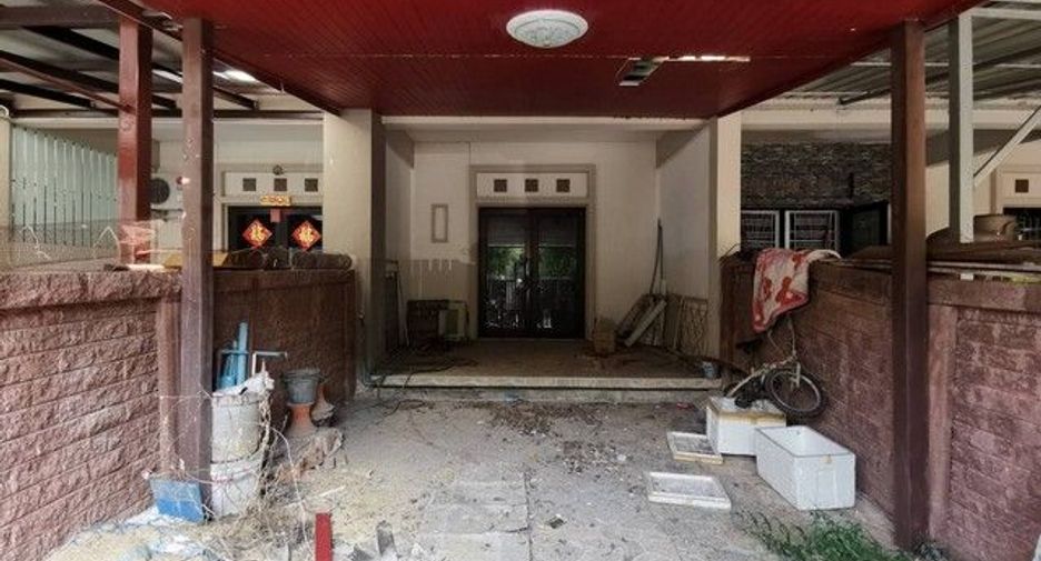 Reihenhaus zum Kauf mit 1 Zimmer in Tha Takiap, Chachoengsao