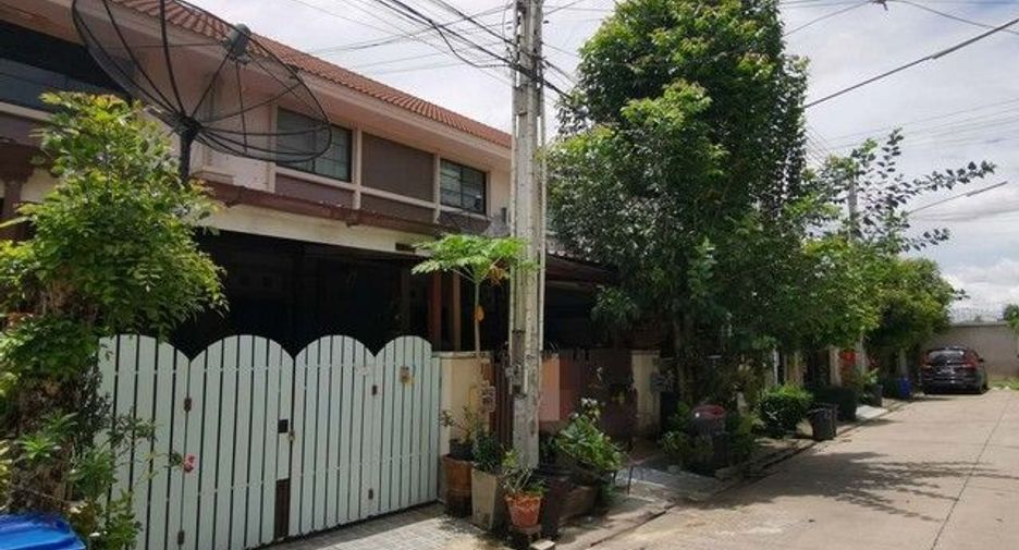 Reihenhaus zum Kauf mit 1 Zimmer in Tha Takiap, Chachoengsao