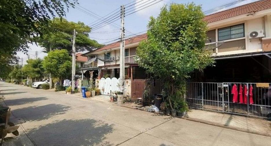 Reihenhaus zum Kauf mit 1 Zimmer in Tha Takiap, Chachoengsao