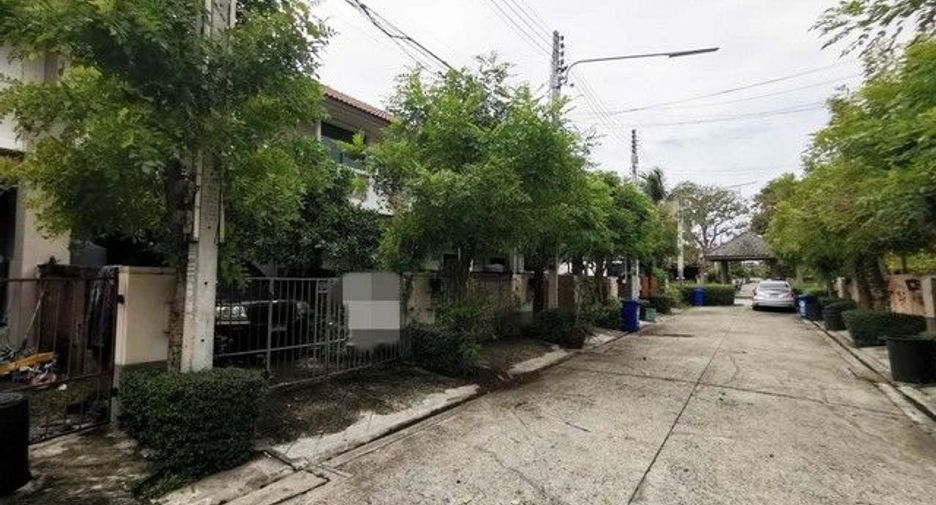 Reihenhaus zum Kauf mit 1 Zimmer in Tha Takiap, Chachoengsao
