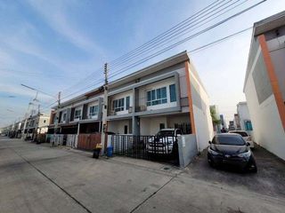 For sale 1 bed townhouse in Tha Takiap, Chachoengsao